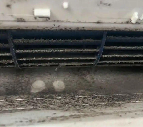 互助空调吹的风有股烧焦味是怎么回事